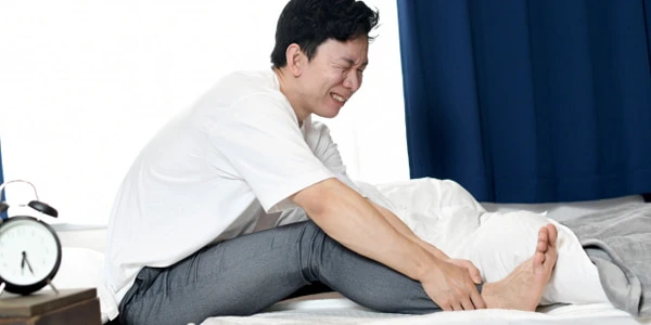 こむら返り（足がつる）はなぜ起こる？